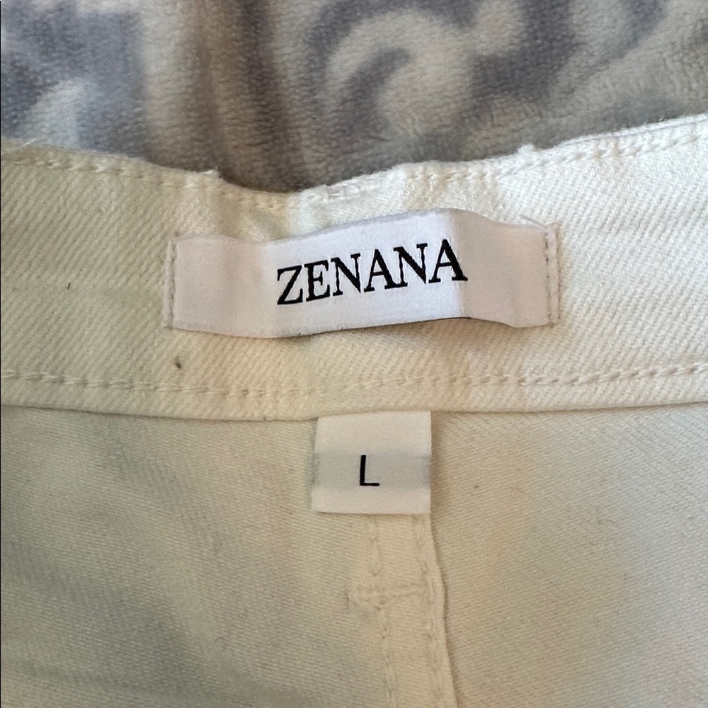 Zenana Outfitters White High-Rise Button-Fly Denim Shorts - Picture 2 of 4